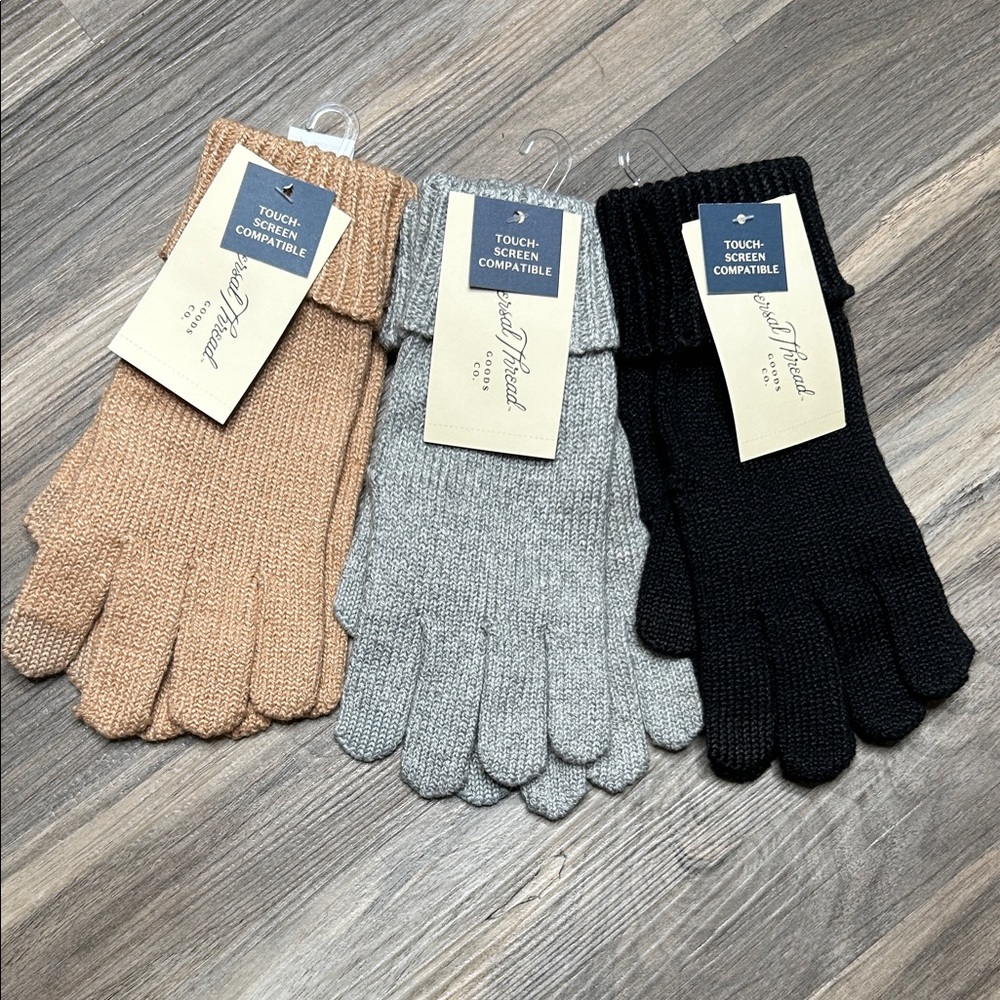 NWT 3 Pairs Universal Thread Gloves